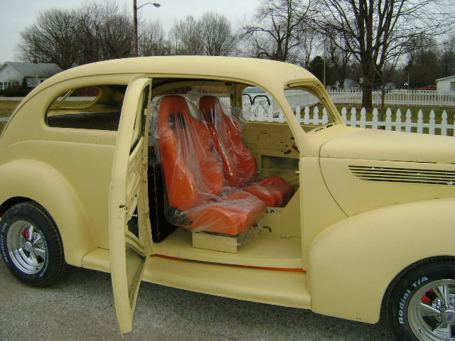 1938 Ford 2-dr sedan - photo 3