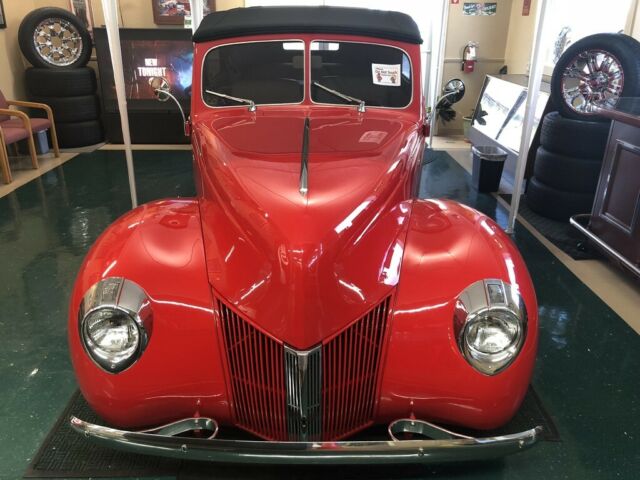 1938 Ford Deluxe Cabriolet