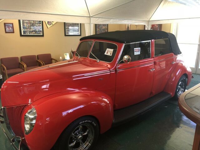 1938 Ford Deluxe Cabriolet - photo 3