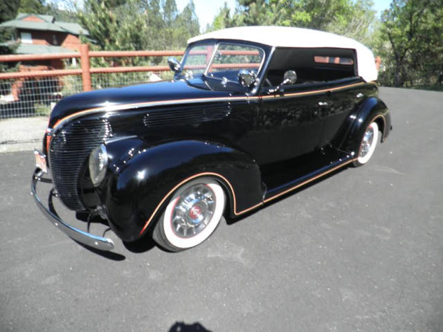 1938 Ford 81A Deluxe Convertible Sedan - photo 3