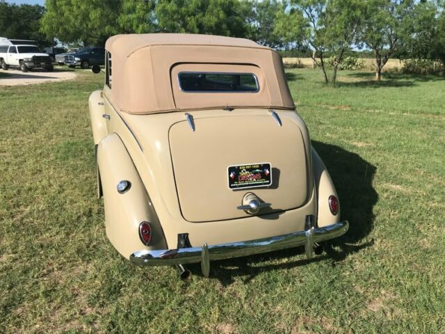 1938 Ford 81A Deluxe Convertible Sedan - photo 3
