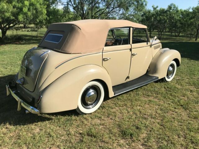 1938 Ford 81A Deluxe Convertible Sedan - photo 4