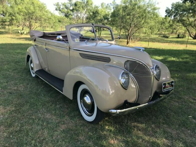1938 Ford 81A Deluxe Convertible Sedan - photo 6