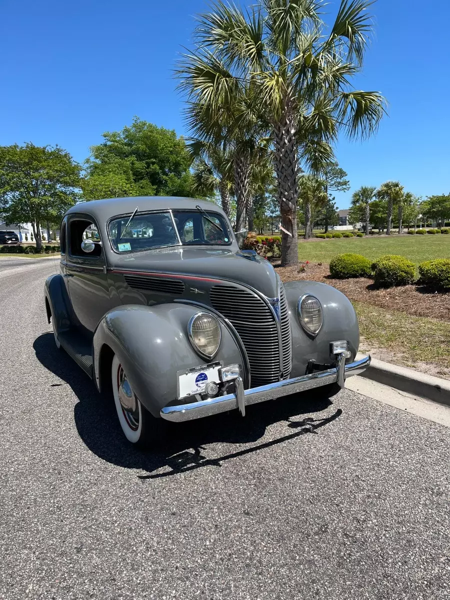 1938 Ford Deluxe Club Coupe 1938 Ford Deluxe Red Pin Stripe - also chrome