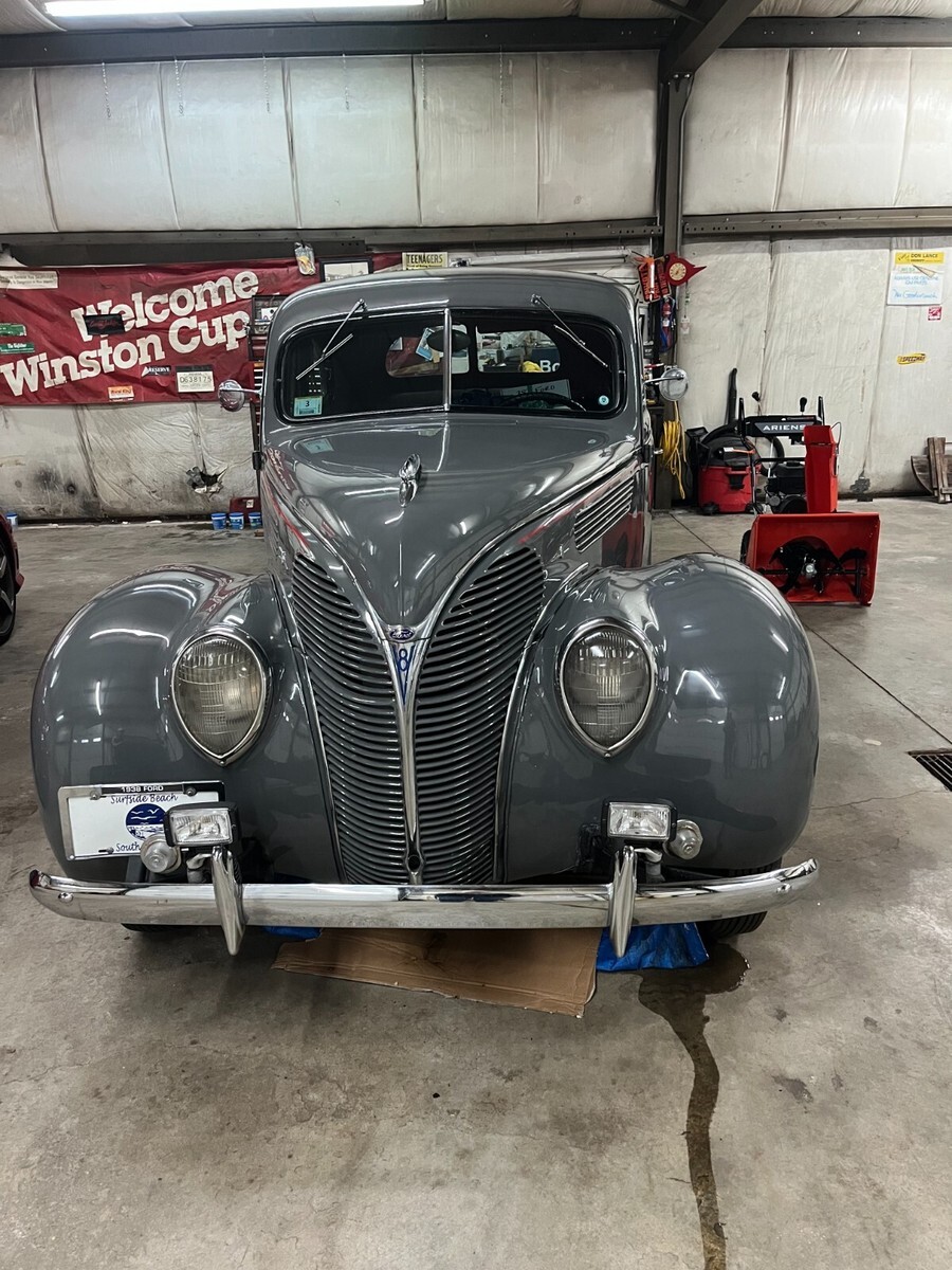 1938 Ford Deluxe Red Pin Stripe - also chrome - photo 4