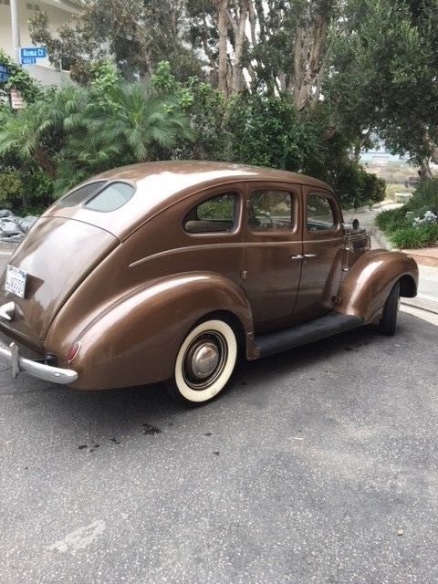 1938 Ford Model 81A De Luxe Sedan - photo 3