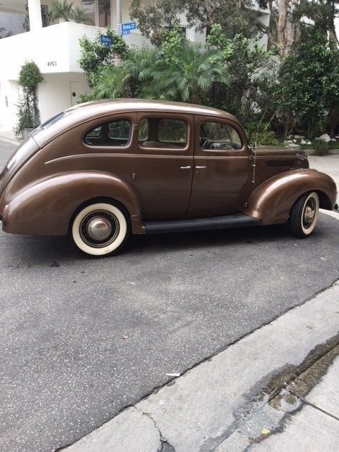 1938 Ford Model 81A De Luxe Sedan - photo 4
