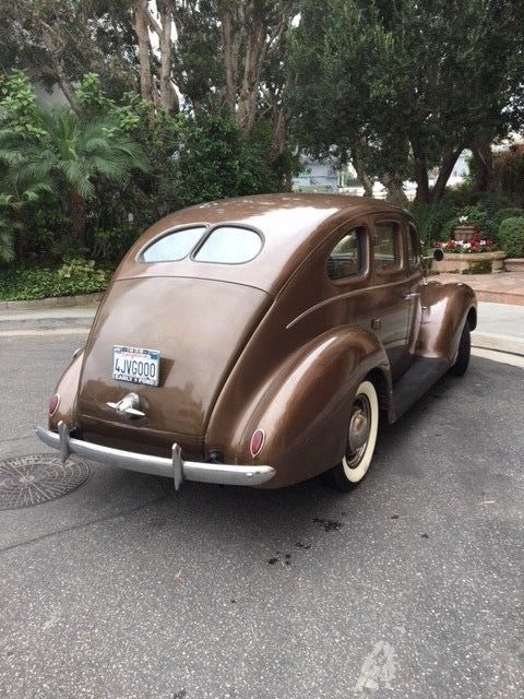 1938 Ford Model 81A De Luxe Sedan - photo 7