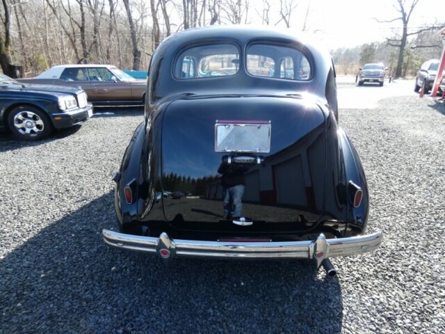 1938 Packard 200 Sedan - photo 4