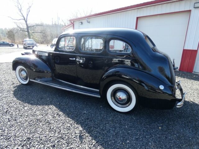 1938 Packard Model 1701 Sedan - photo 2