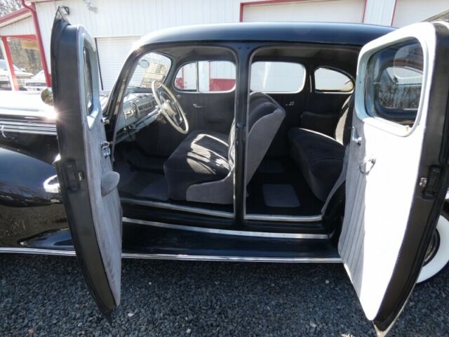 1938 Packard Model 1701 Sedan - photo 7