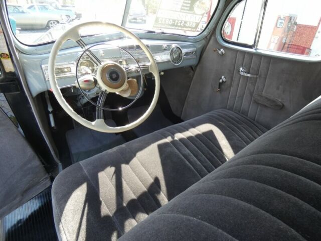 1938 Packard Model 1701 Sedan - photo 8