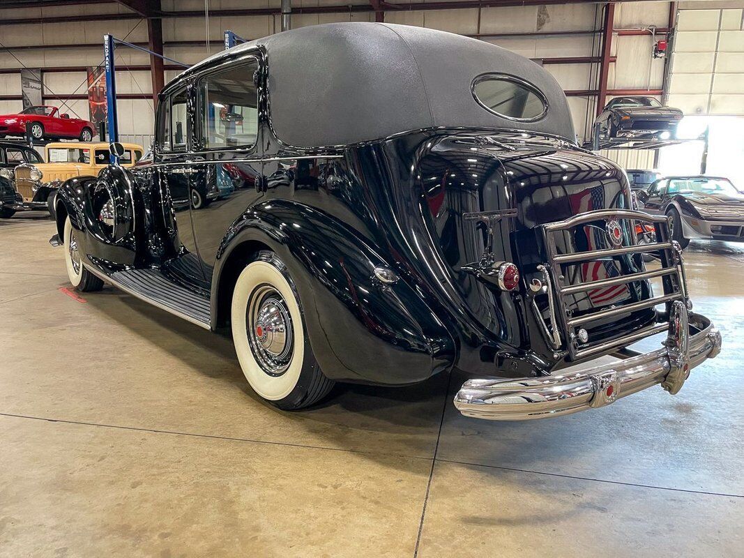 1938 Packard Super 8 Formal Sedan - photo 5