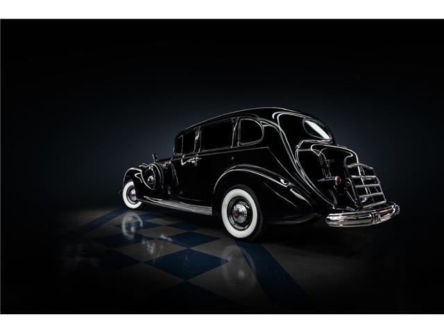 1938 Packard Touring Sedan - photo 5