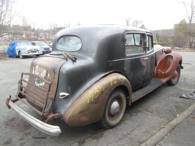 1938 Packard 1607 Club Sedan - photo 4