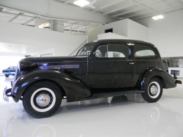 1938 Pontiac Chief 2 door Sedan - photo 3
