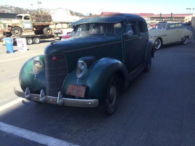 1938 Studebaker cammander president . Bomb Chevy impala rare barn find classic 1938 Studebaker Commander Green
