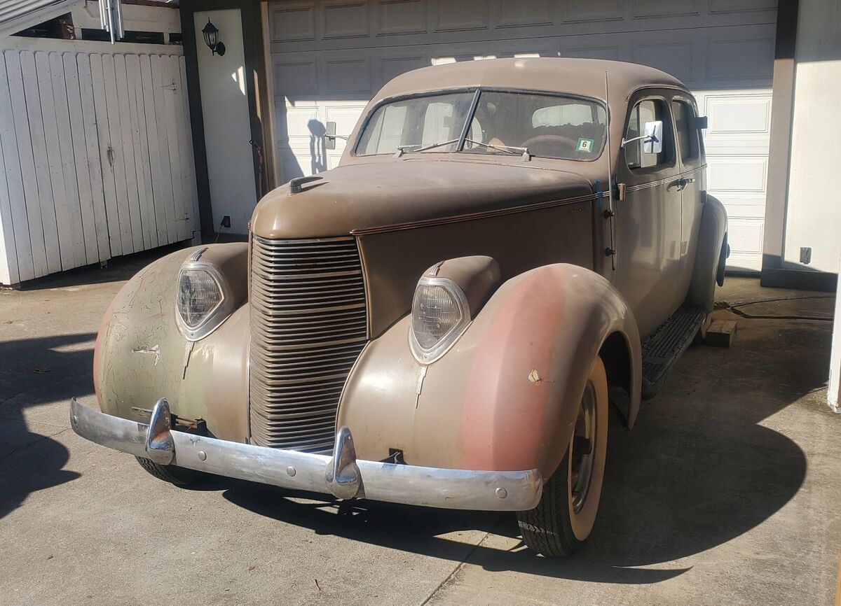 1938 Studebaker Coupe Express K5 and 8A-W3 State Commander - photo 6
