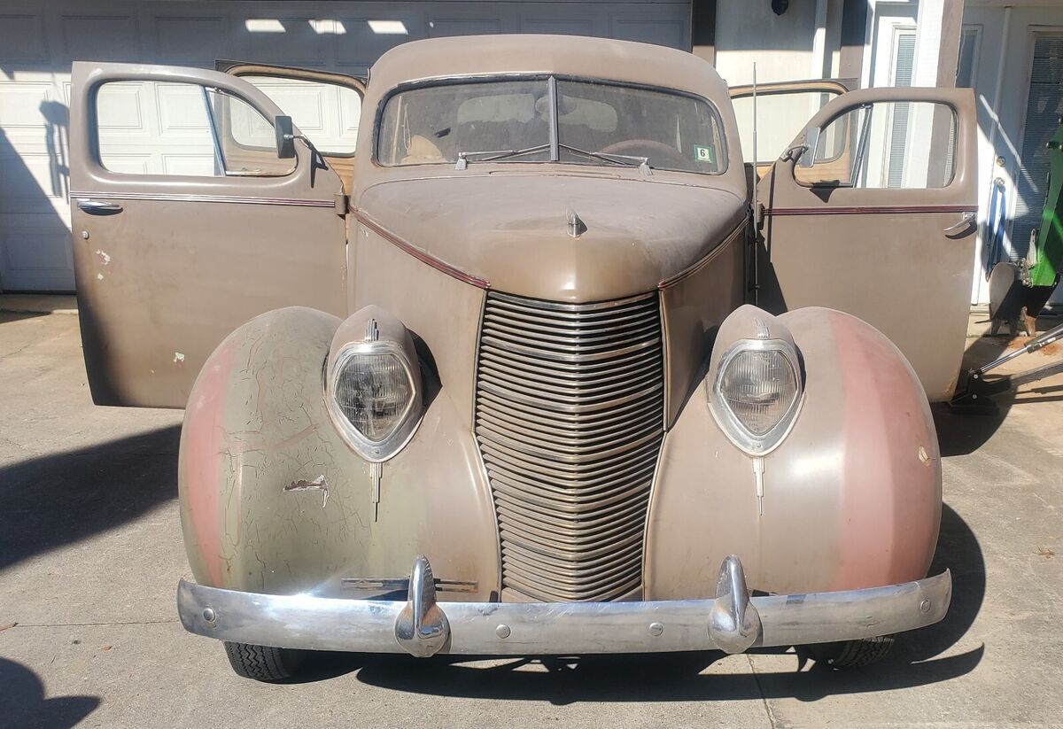 1938 Studebaker Coupe Express K5 and 8A-W3 State Commander - photo 8