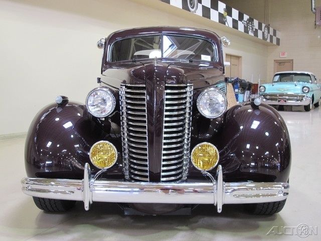 1938 Buick Custom - photo 2