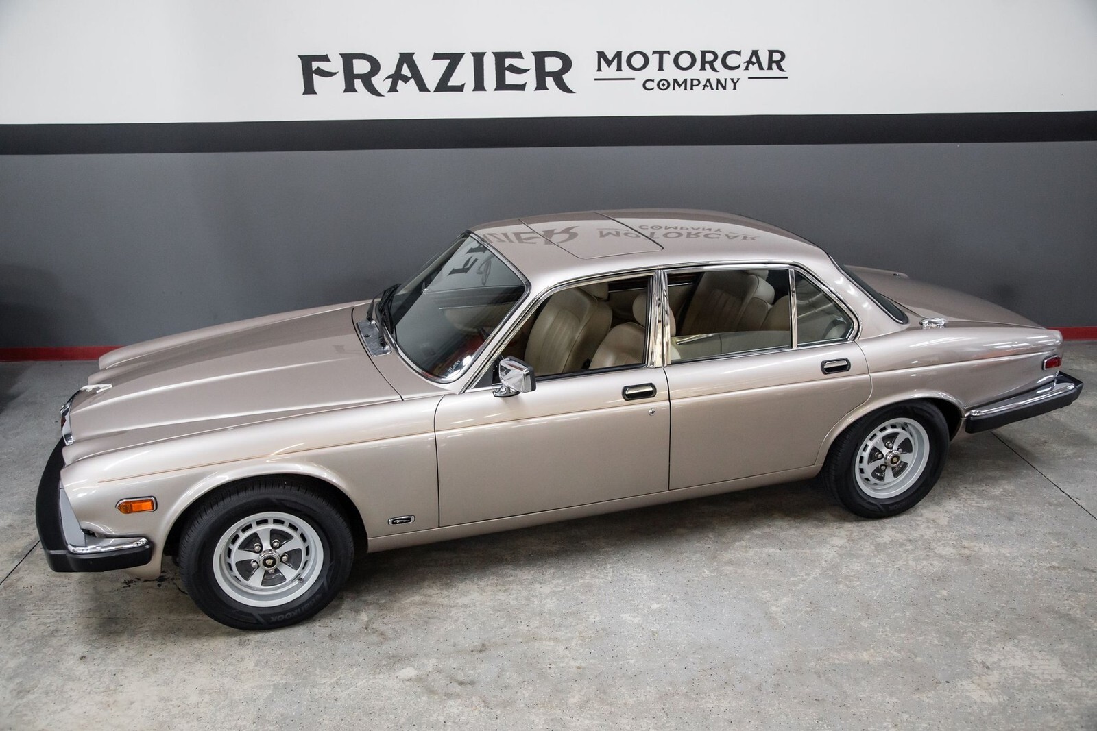 1987 Jaguar XJ6 VDP 19387 miles - photo 2