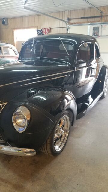 1939 Ford Deluxe Red - photo 2