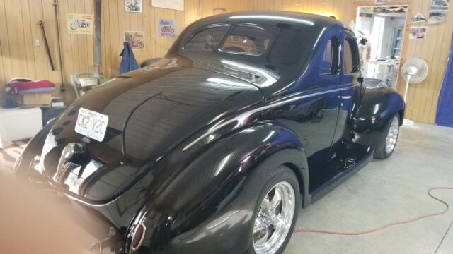 1939 Ford Deluxe Red - photo 6