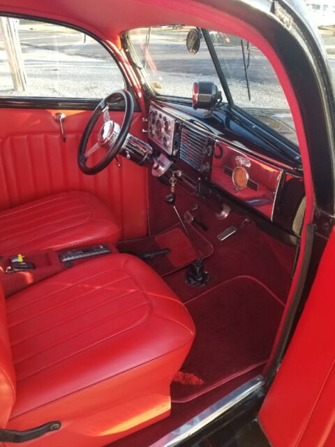 1939 Ford Deluxe Red - photo 7