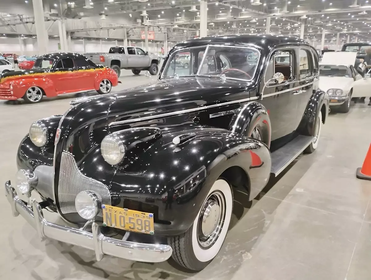 1939 Buick Roadmaster Series 80