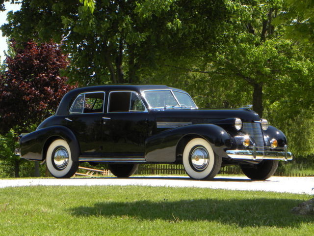 1939 Cadillac 60 Special Sedan - photo 3