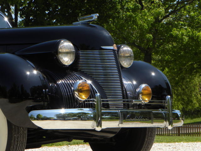 1939 Cadillac 60 Special Sedan - photo 6