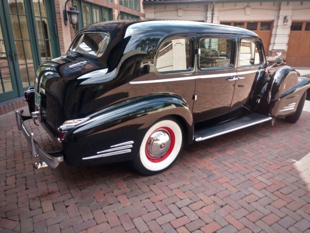 1939 Cadillac 9033 V-16 Limousine - photo 4