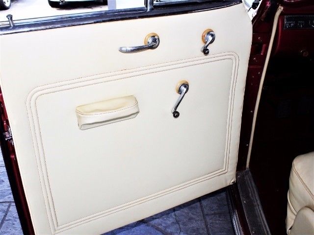 1939 Cadillac Series 61 Convertible Sedan - photo 13