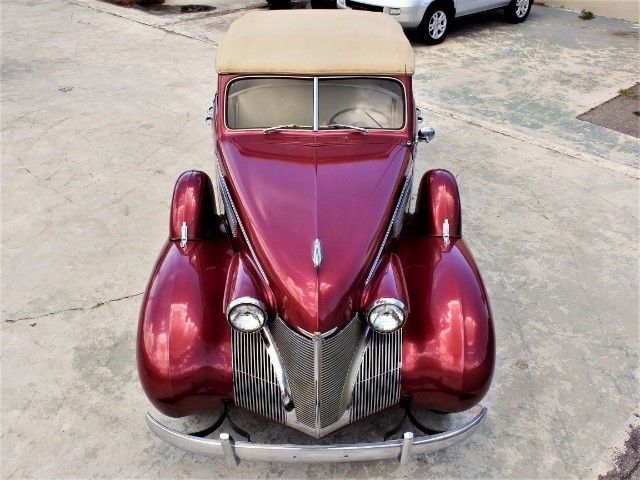 1939 Cadillac Series 61 Convertible Sedan - photo 3
