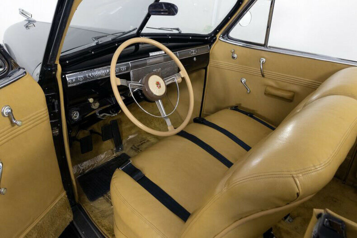 1939 Cadillac Series 61 Series 61 Convertible - photo 2