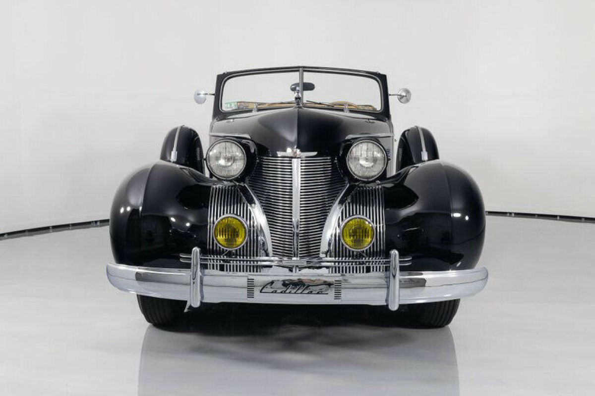 1939 Cadillac Series 61 Series 61 Convertible - photo 4