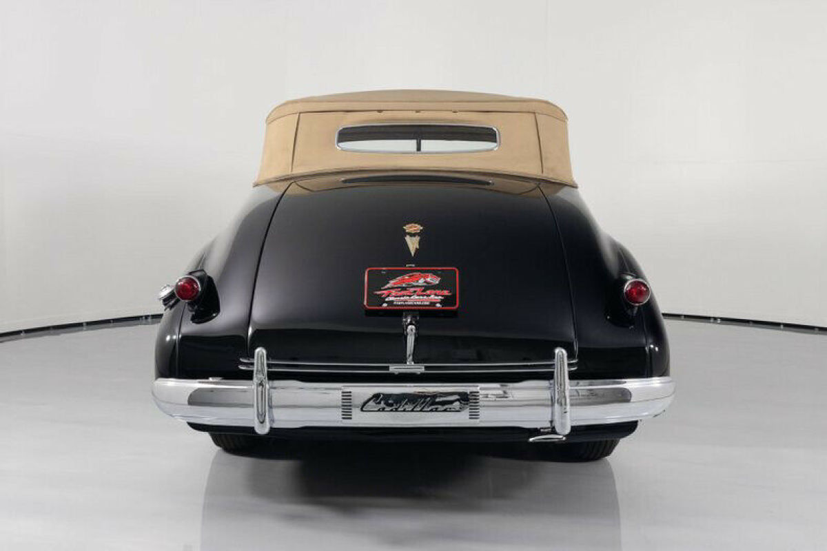 1939 Cadillac Series 61 Series 61 Convertible - photo 9