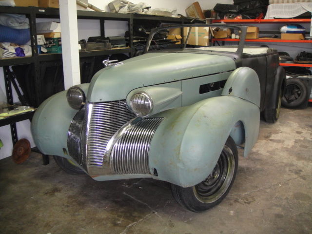 1939 Cadillac Series 62 convertible sedan