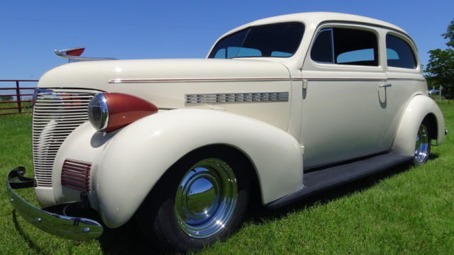 1939 Chevrolet Master Deluxe Two Door Sedan custom street rod 1939 Chevrolet Master Deluxe Sedan