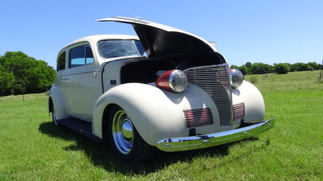 1939 Chevrolet Master Deluxe Sedan - photo 7