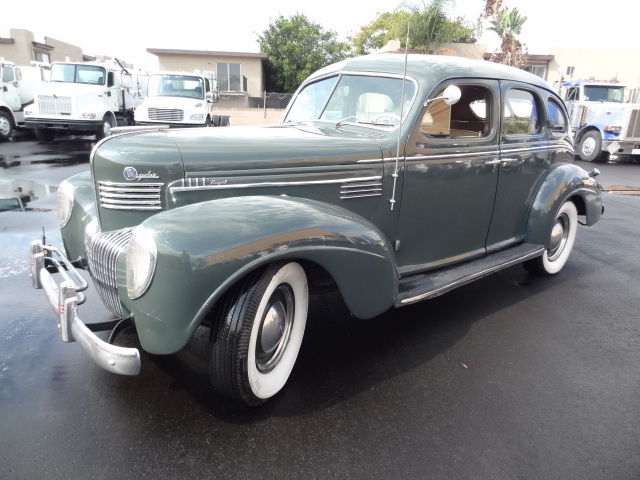 1939 Chrysler Royal Windsor Royal C22 Sedan - photo 2