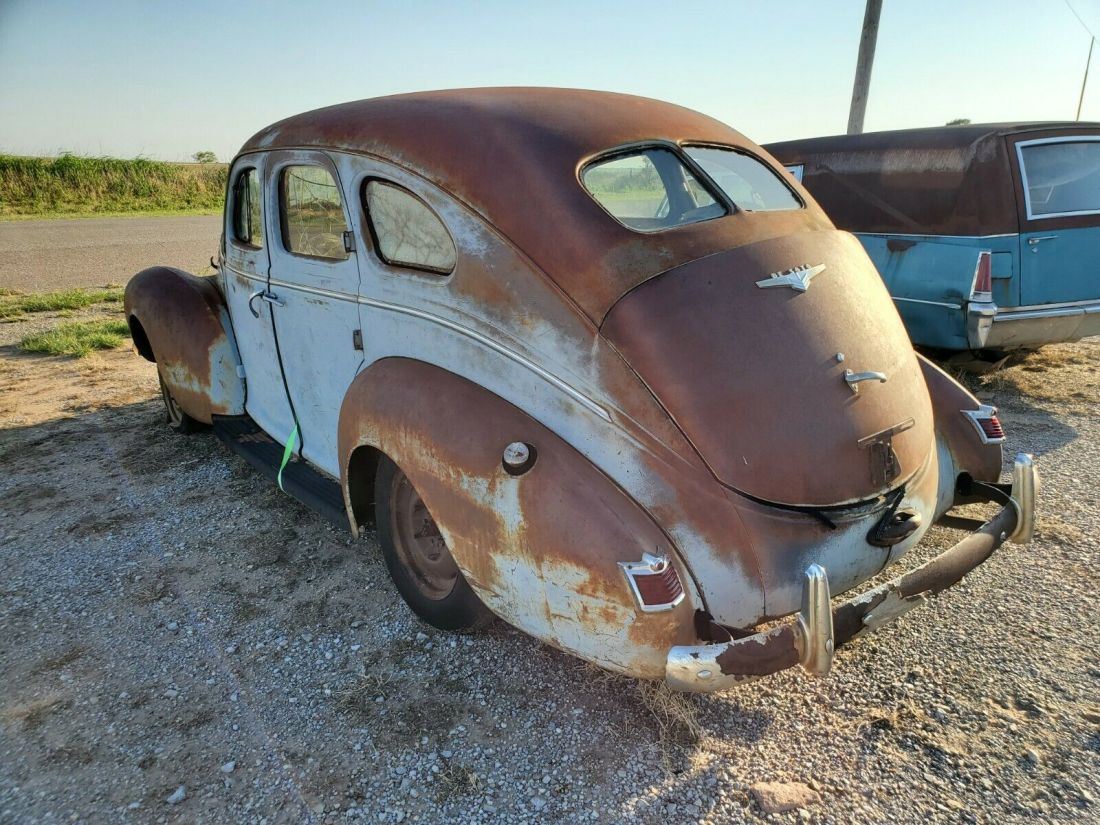 1939 DeSoto - photo 4