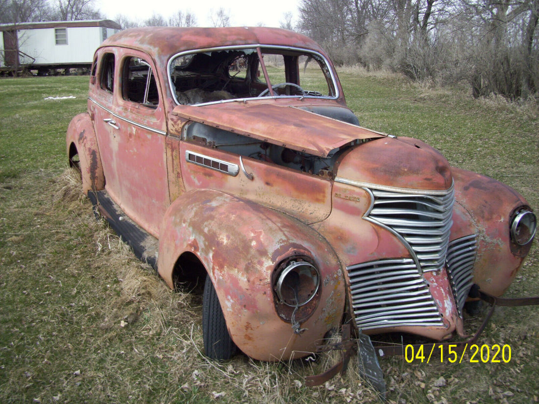 1939 DESOTO SEDAN CAR - SUICIDE DOORS - BARN FIND ROUGH & RUSTY - PARTS/PROJECT 1939 DeSoto 4-DOOR SEDAN