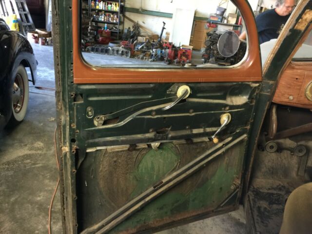1939 Ford Sedan Deluxe - photo 9