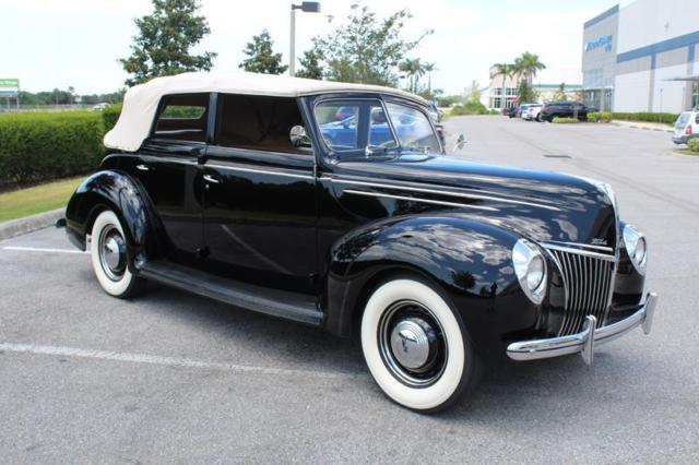 1939 Ford Cabrolet Deluxe