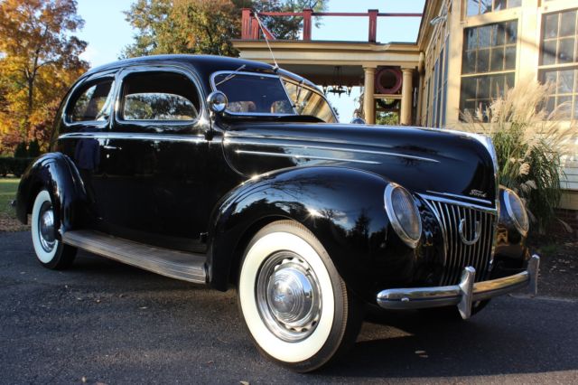1939 Ford Other Deluxe 2-door Sedan - photo 2