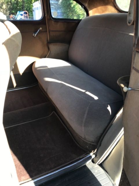 1939 Ford Deluxe 4 Door sedan - photo 6