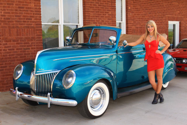 1939 Ford Deluxe Convertible AC PDB 5.3 Vortec Currie 9" TCI Rolling Chassis 1939 Ford Deluxe