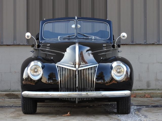 1939 Ford Deluxe Convertible Sedan - photo 7
