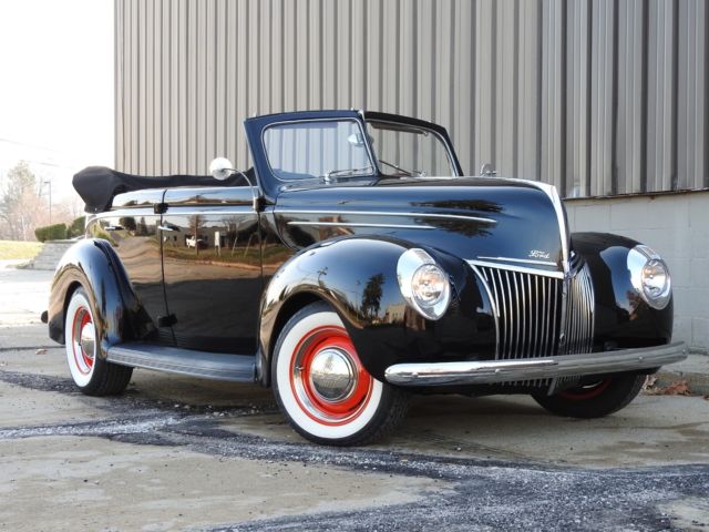 1939 Ford Deluxe Convertible Sedan - photo 6